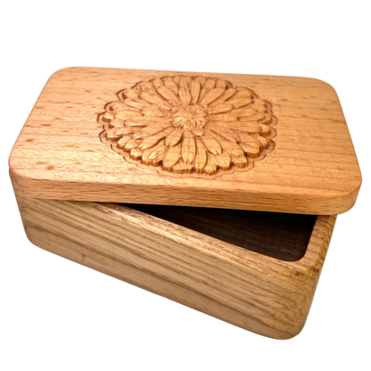 Kleine Holzdose mit Ringelblume