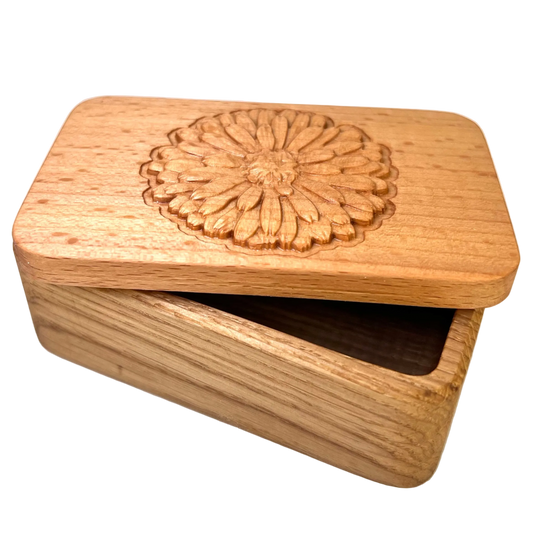 Kleine Holzdose mit Ringelblume