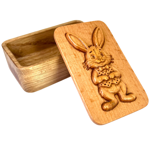 Kleine Holzdose mit Osterhase