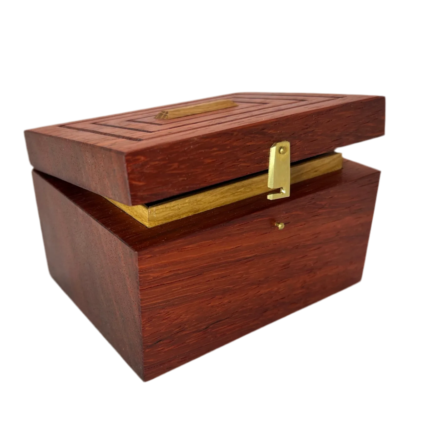 Holzkistchen aus Padouk mit Eiche-Inlay – Nachhaltigkeit bei Sunwood